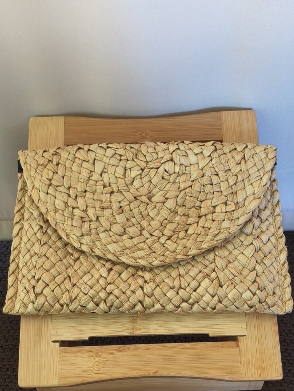 NWOT Natural Colored Woven Straw Clutch